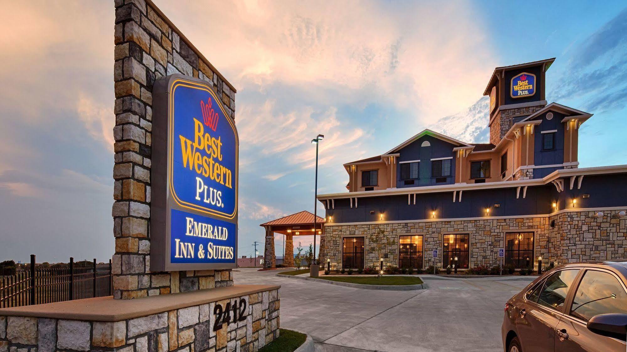 Best Western Plus Emerald Inn & Suites Garden City Exterior photo